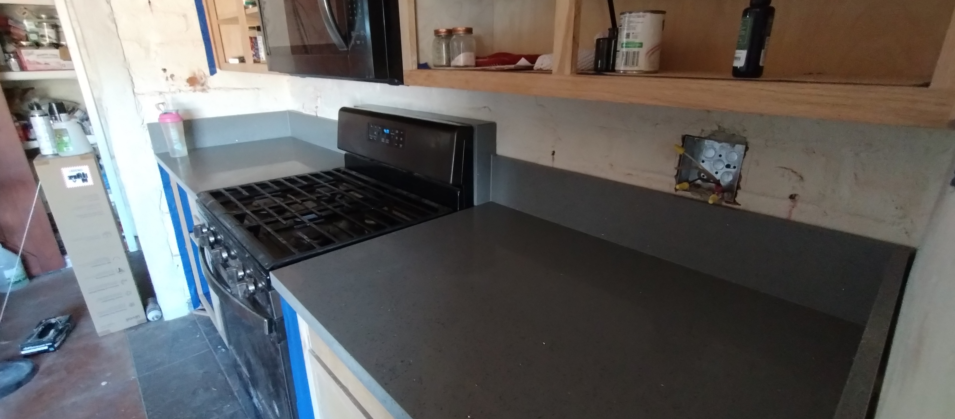 New Countertops on Kitchen Range